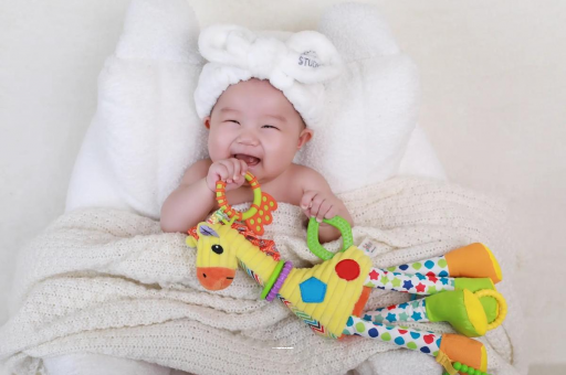 广州代怀试管生子怀孕早期肚子胀气